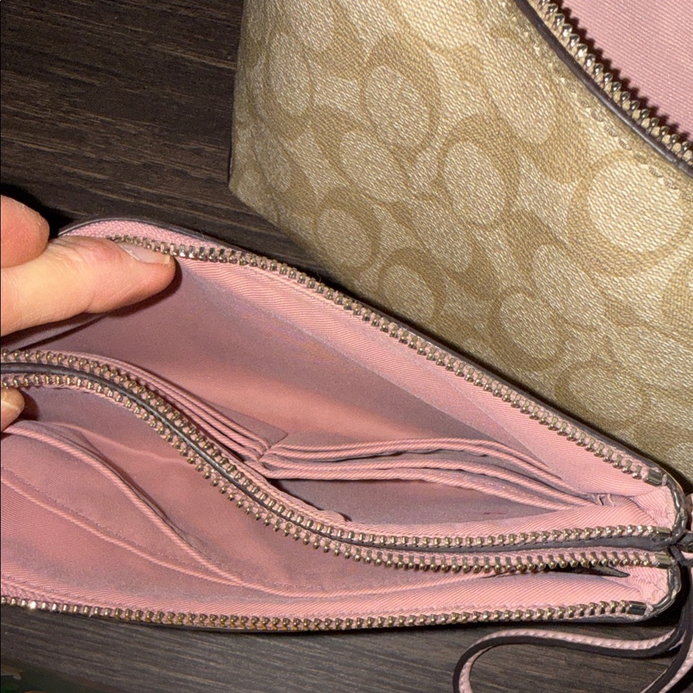 Coach set 4 pieces  Beige and Pink Women's Bag EUC - Picture 13 of 16